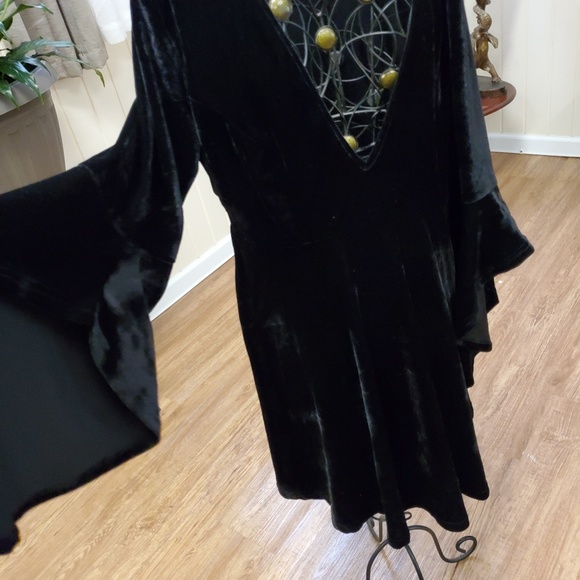 Black Suede bell sleeves dress. - Picture 2 of 3